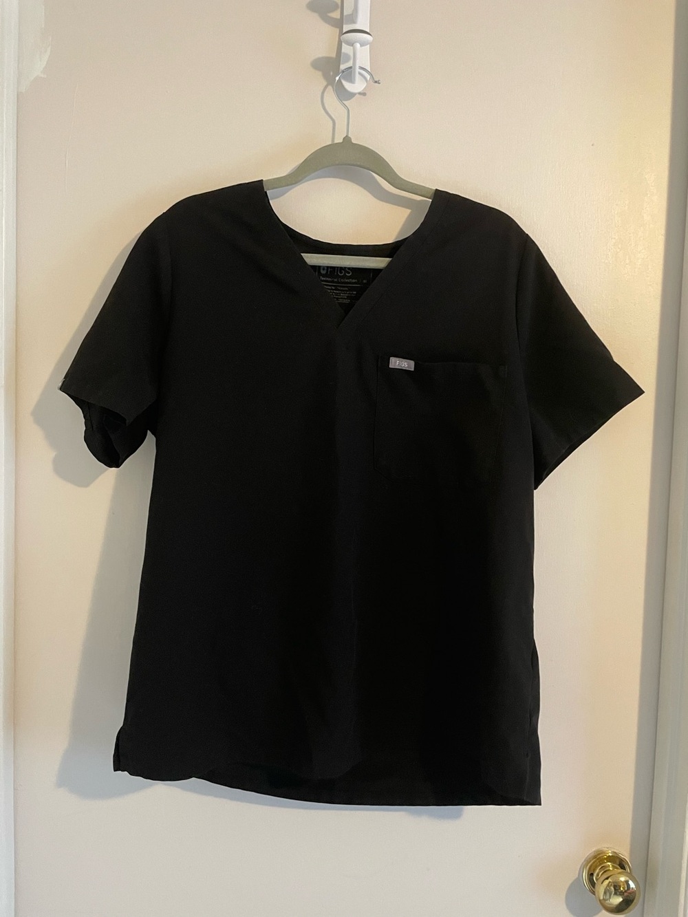 FIGS Technical Collection Black V-Neck Scrub Top Size XL